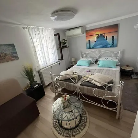 Apartment Studio Apartment Corina *